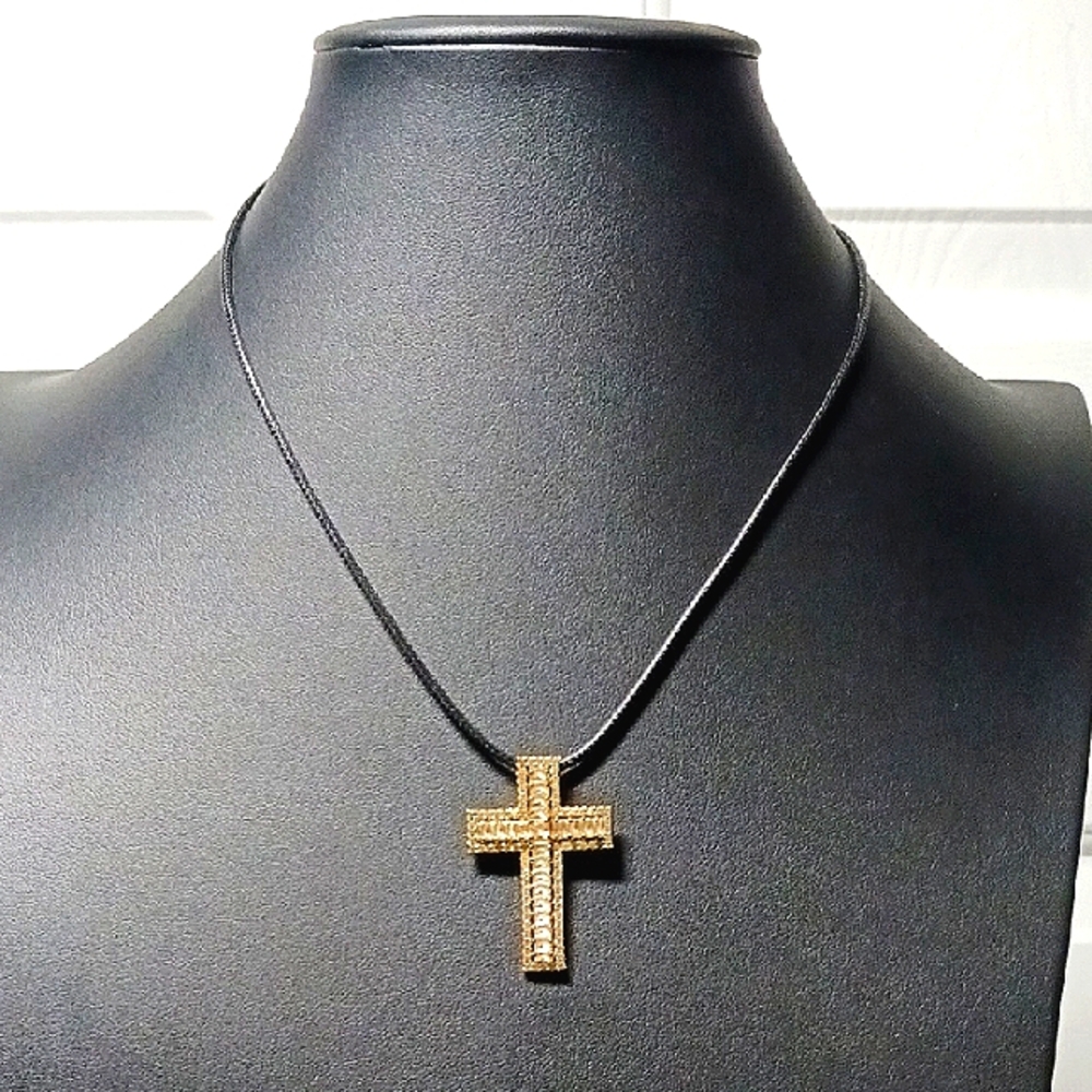 16" Elegant Gold Cross Pendant Necklace